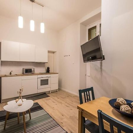 A+ Budapest Central Dob Street Apartment Ngoại thất bức ảnh