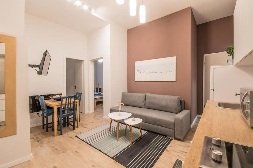 A+ Budapest Central Dob Street Apartment Ngoại thất bức ảnh