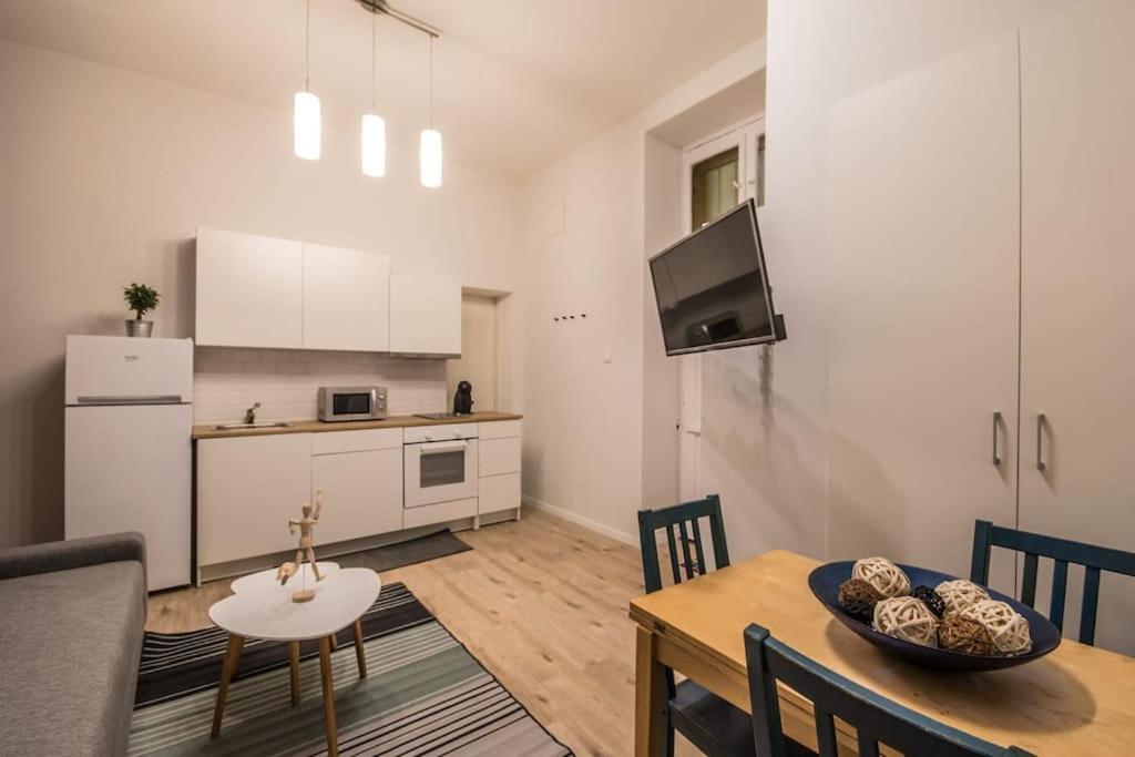 A+ Budapest Central Dob Street Apartment Ngoại thất bức ảnh